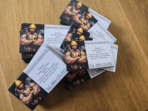 Zestaw personalizowanych magnesów na lodówkę wykonanych na folii magnetycznej według projektu klienta.