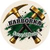 Wzór: Przypinka Barbórka Zielony Pędzel – napis BARBÓRKA i pole pozdrowienie na grafice w górniczym stylu