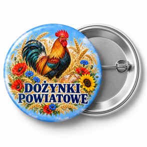 Przypinka Dożynki Kogut Folkowy: kolorowa przypinka na dożynki z napisem DOŻYNKI POWIATOWE – przód i aluminiowy tył z agrafką