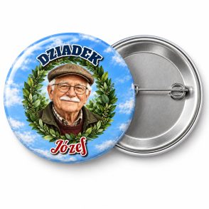 Przypinka Dziadek z Imieniem: kolorowa przypinka na Dzień Seniora z napisem DZIADEK oraz polem imię (np. Józef) – przód i aluminiowy tył z agrafką