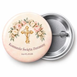 Przypinka na Komunię Świętą z krzyżem w różach i napisem Komunia Święta Zuzanny – przód i aluminiowy tył z agrafką