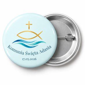 Przypinka na Komunię: złota ryba Ichtys nad morskimi falami z krzyżem, napis Komunia Święta Adasia – przód i aluminiowy tył z agrafką