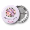 Przypinka Przyszła Ciocia: kolorowa przypinka na baby shower z napisem PRZYSZŁA CIOCIA oraz polem imię (np. Magda) – przód i aluminiowy tył z agrafką