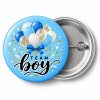 Przypinka Team Boy: kolorowa przypinka na baby shower z napisem TEAM boy – przód i aluminiowy tył z agrafką