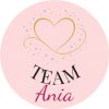Wzór: Przypinka Team Mama – napis TEAM i pole imię mamy na pastelowym tle