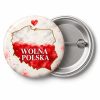Przypinka Wolna Polska Mapa: przypinka na 11 Listopada z napisem WOLNA POLSKA – przód i aluminiowy tył z agrafką