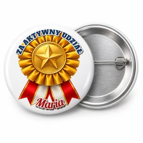 Przypinka Za Aktywny Udział: kolorowa przypinka na Dzień Seniora z napisem ZA AKTYWNY UDZIAŁ oraz polem imię (np. Maria) – przód i aluminiowy tył z agrafką