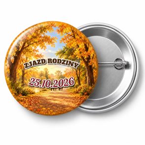 Przypinka Zjazd Rodziny Aleja: kolorowa przypinka na zjazd rodzinny z napisem ZJAZD RODZINY oraz polem data (np. 25.10.2026) – przód i aluminiowy tył z agrafką
