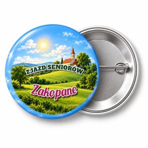 Przypinka Zjazd Seniorów: kolorowa przypinka na Dzień Seniora z napisem ZJAZD SENIORÓW oraz polem miejscowość (np. Zakopane) – przód i aluminiowy tył z agrafką